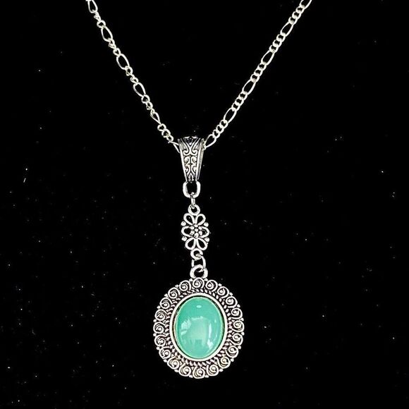 AWT Aventurine & Sterling 925 Silver Pendant & Chain - Picture 1 of 5